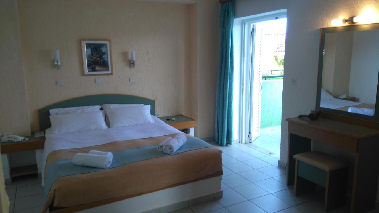 Porto Skala Village Hotel Ngoại thất bức ảnh