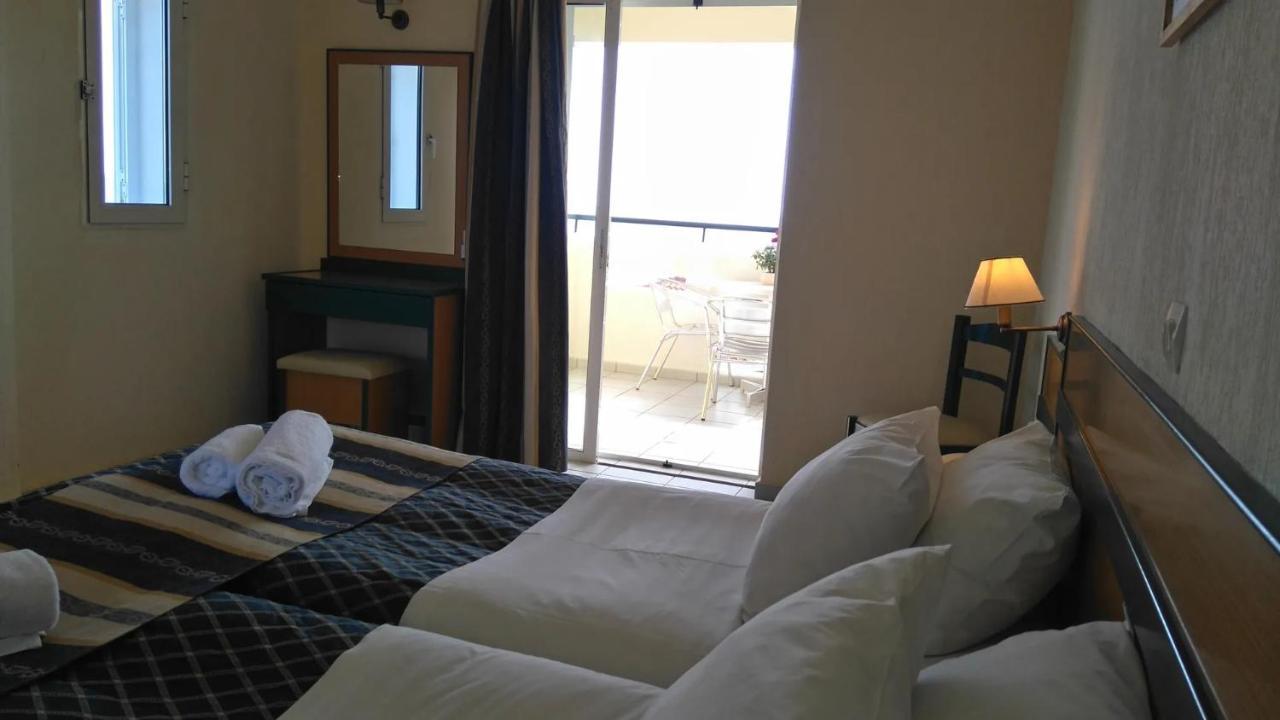 Porto Skala Village Hotel Ngoại thất bức ảnh